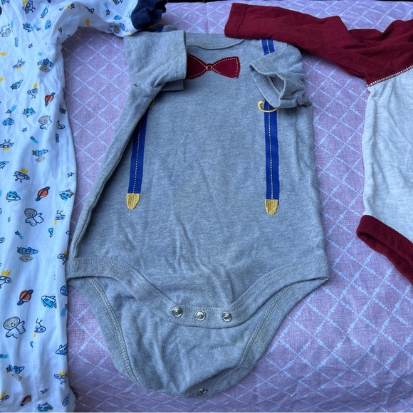Baby onsie Lot 4 pieces : Box OW2: - Picture 6 of 9